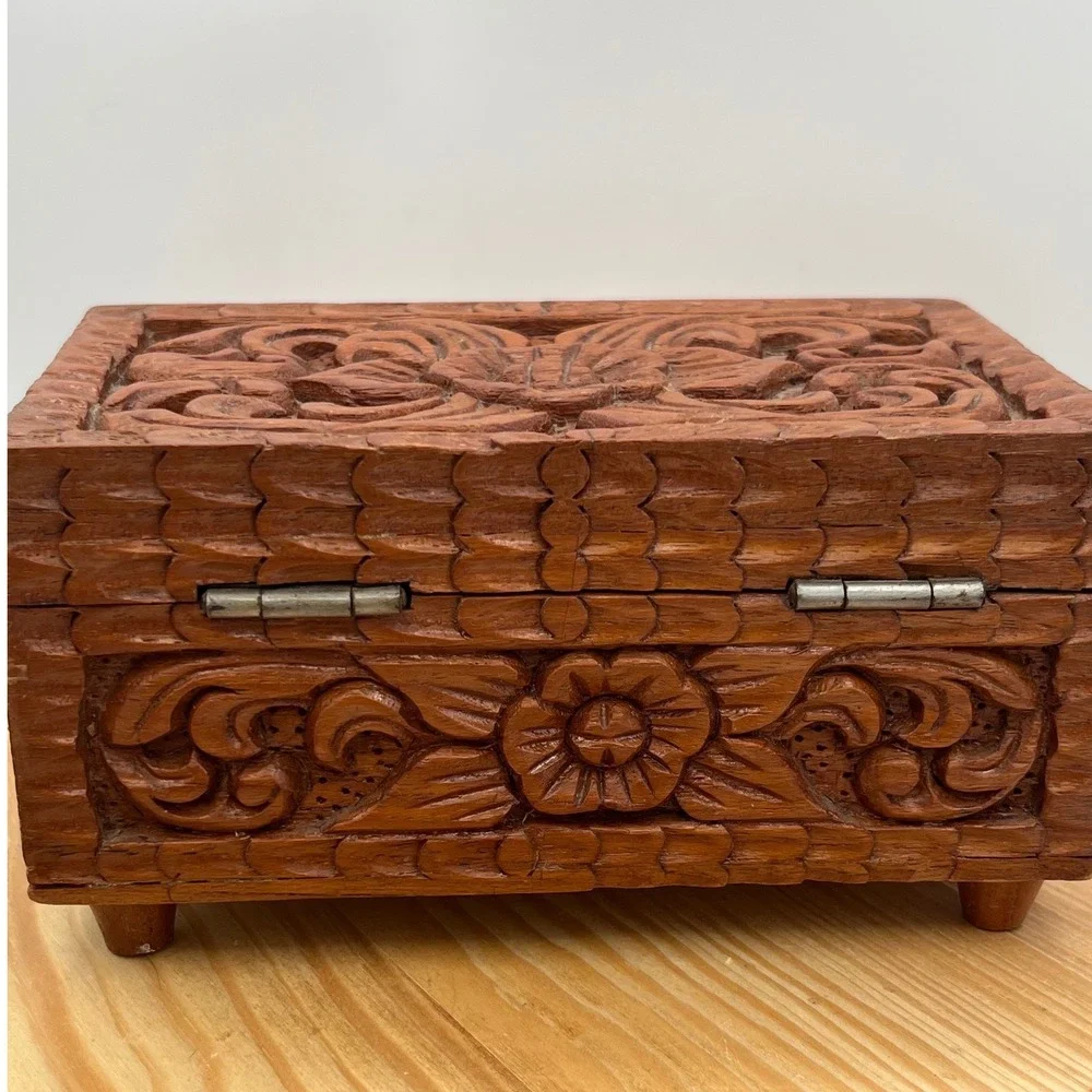 Vintage Hand Carved Floral Wood Jewelry Trinket Box Red Felt Lined Footed 6.5